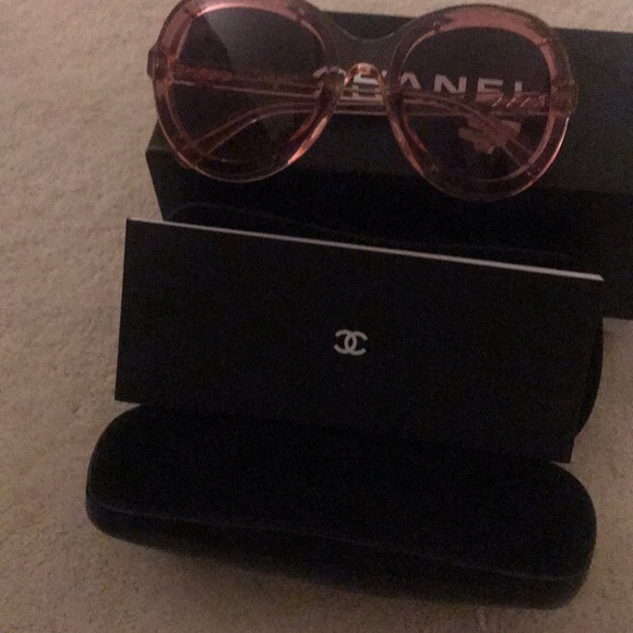 Chanel sunglasses - Picture 1 of 1